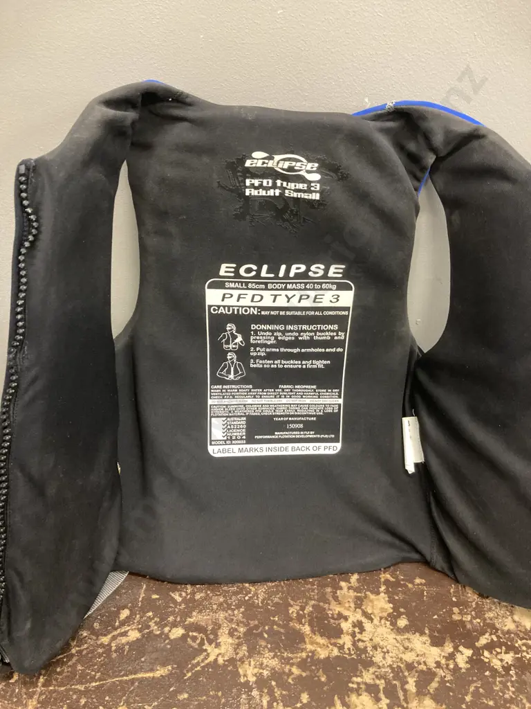 Ultra Eclipse Neoprene PFD Type 3 Adult Small , Blue / White Image 1++